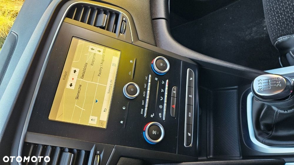 Renault Megane Grandtour ENERGY TCe 130 BOSE EDITION - 28