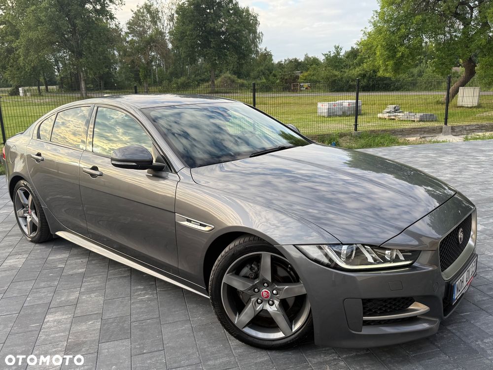 Jaguar XE 2.0 D R-Sport - 18