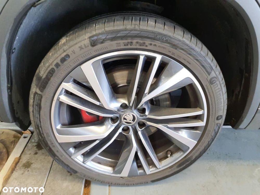 Skoda Kodiaq 2.0 TSI 4x4 DSG RS - 8