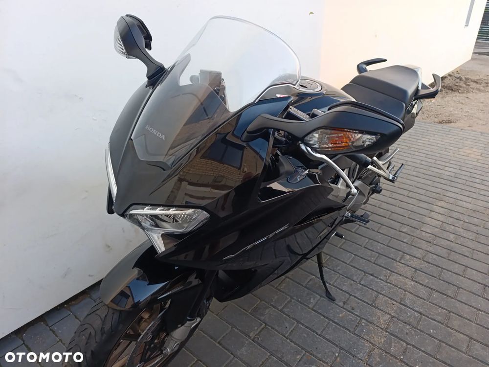 Honda VFR - 11