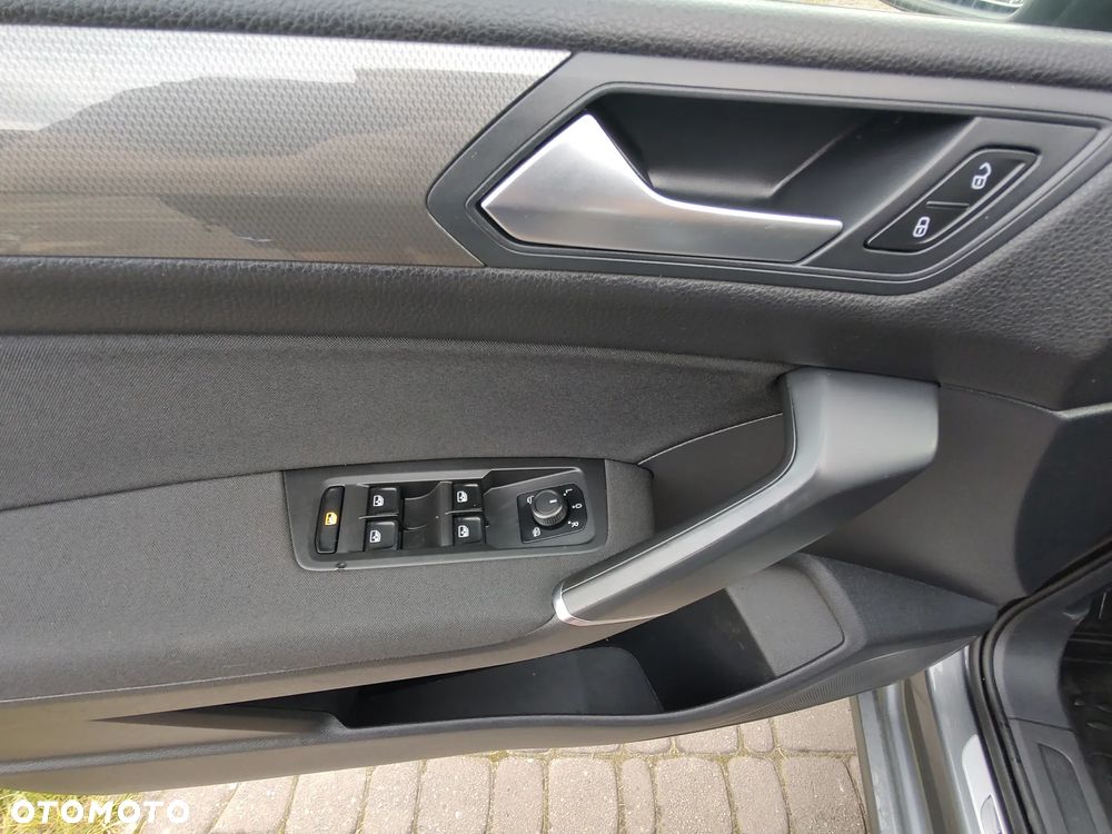 Volkswagen Touran 1.6 TDI SCR Join - 27
