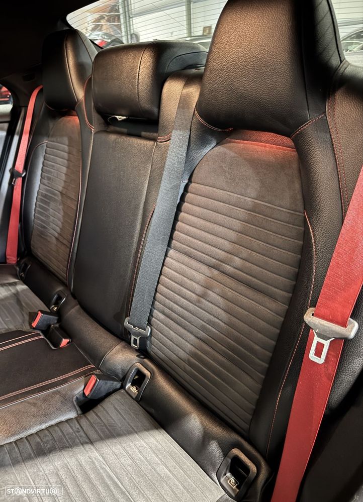 Mercedes-Benz CLA 45 AMG 4-Matic - 24