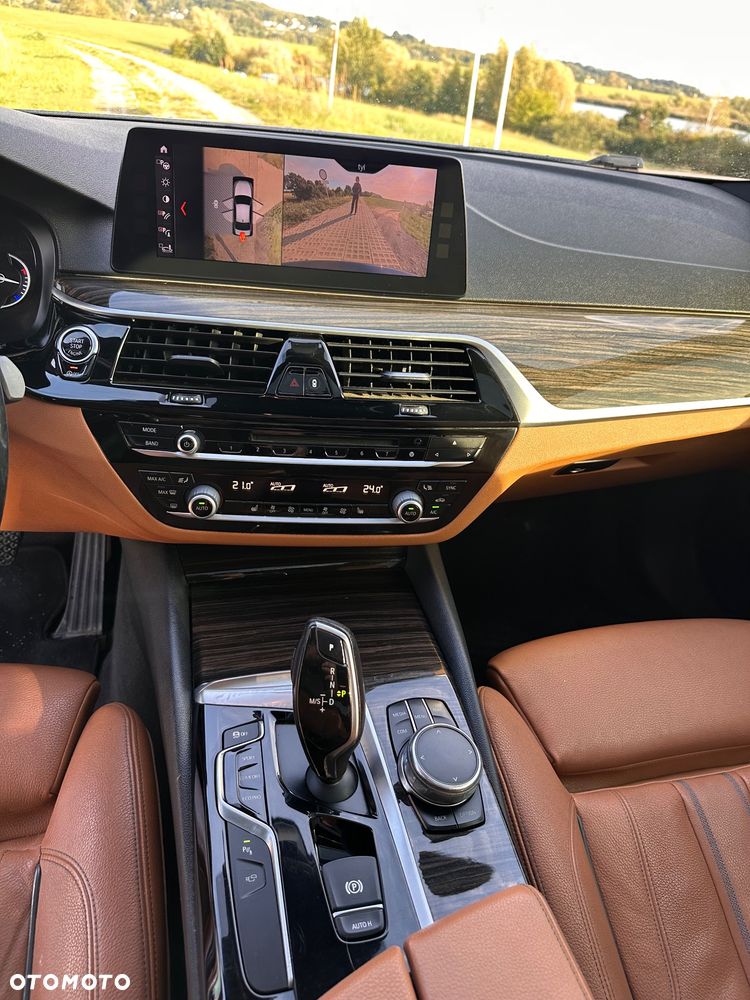 BMW Seria 5 540i xDrive - 9