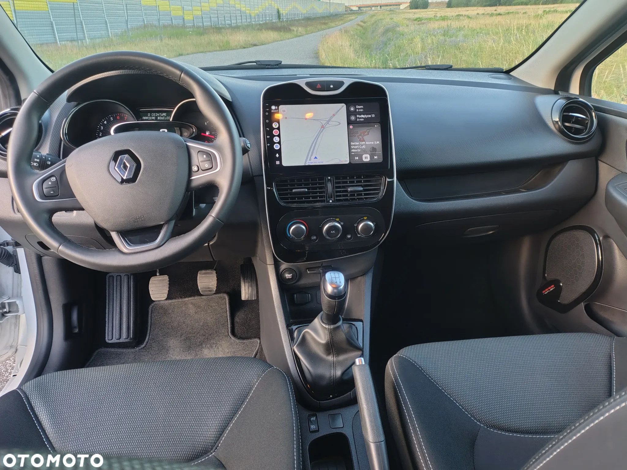 Renault Clio - 11