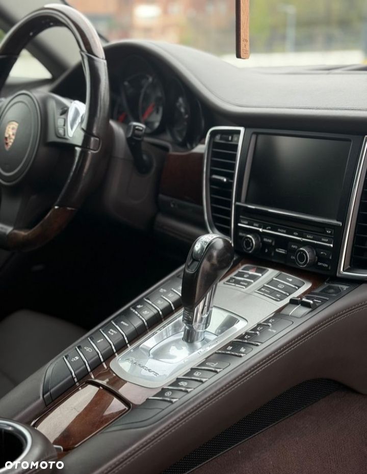 Porsche Panamera 4S - 26