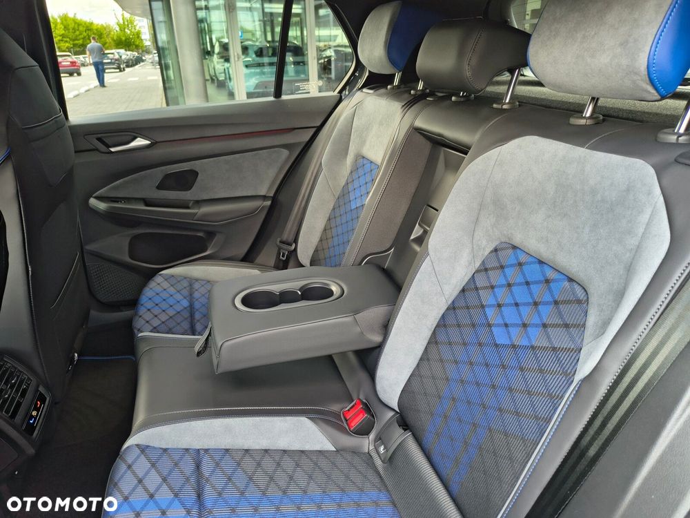 Volkswagen Golf - 30