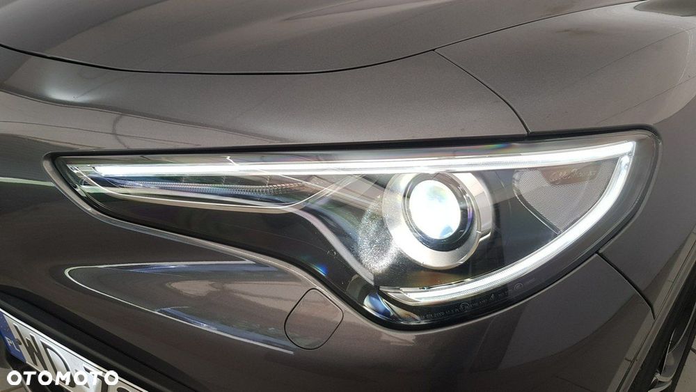Alfa Romeo Stelvio - 10
