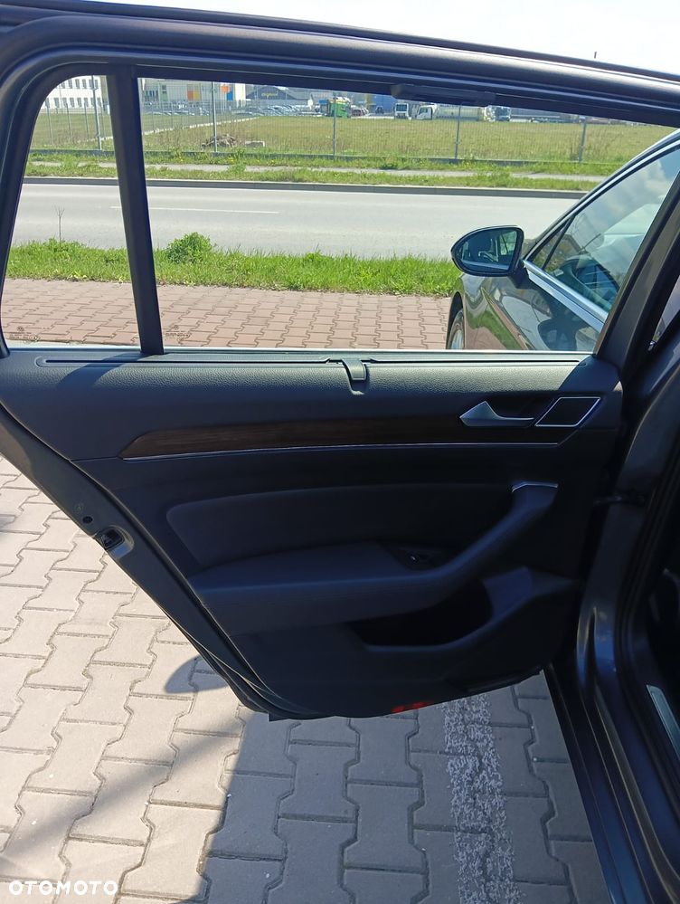 Volkswagen Passat 2.0 TDI SCR DSG Highline - 26