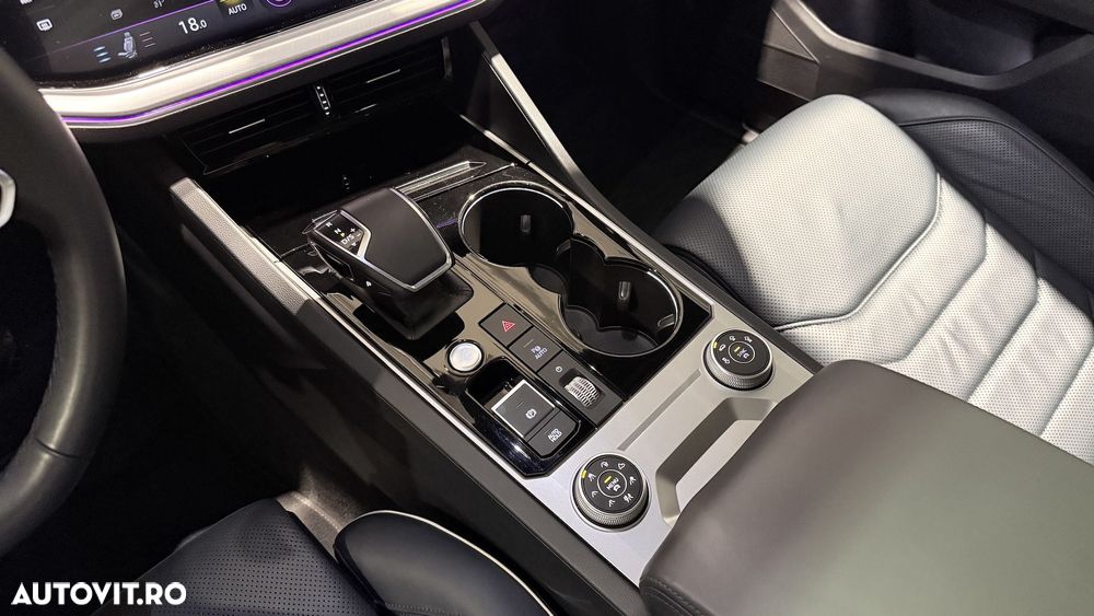 Volkswagen Touareg 3.0 V6 e-Hybrid 4Motion Aut. Elegance - 20