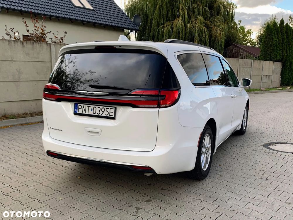 Chrysler Pacifica - 11