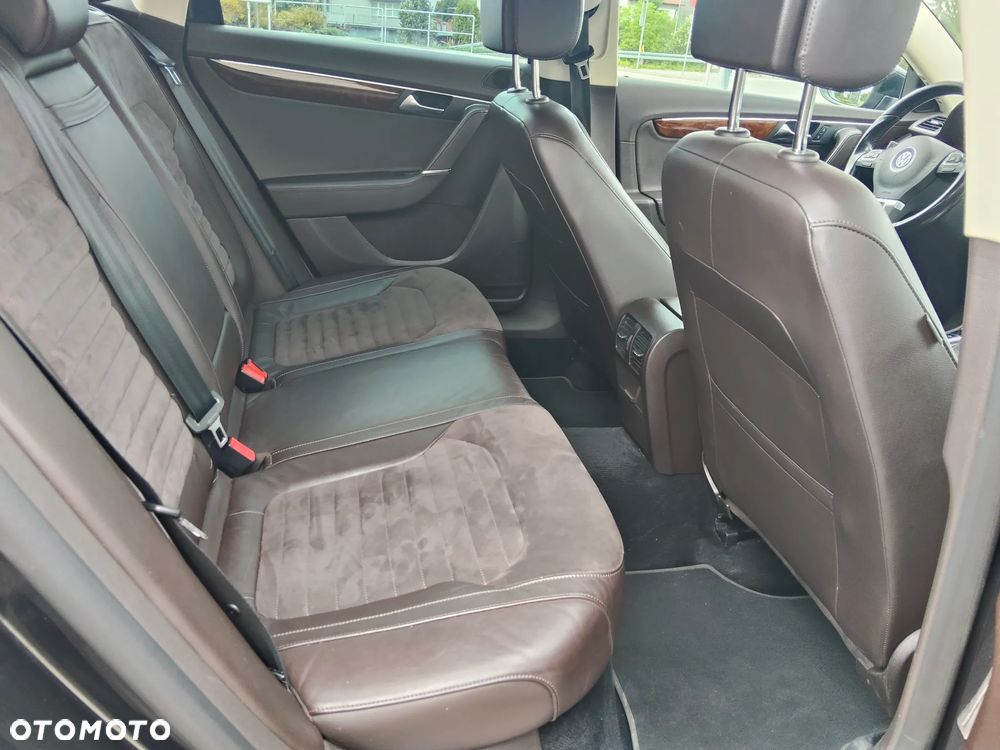Volkswagen Passat 2.0 TDI DSG BlueMotion Technology Highline - 16