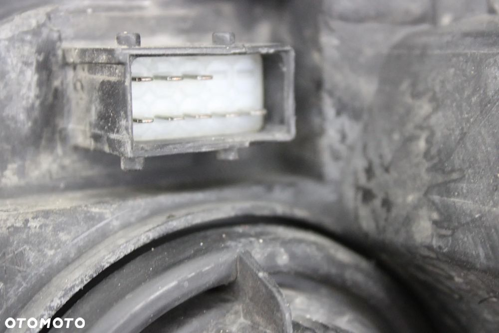 Opel Zafira B Lampa Prawy Przód Soczeka EU - 6