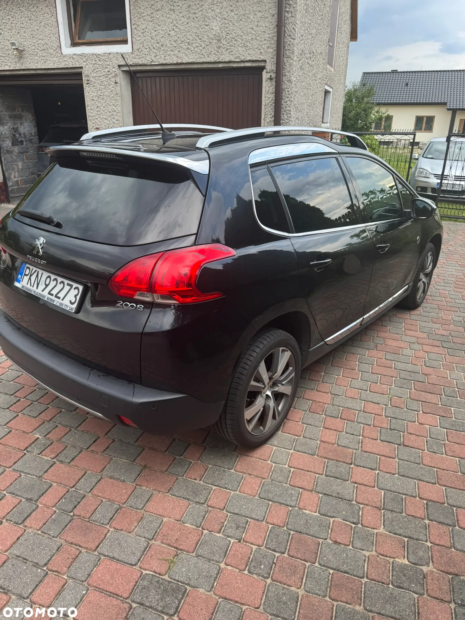 Peugeot 2008 1.6 e-HDi Allure S&S - 8
