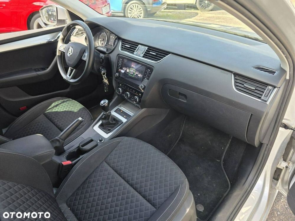 Skoda Octavia 1.4 TSI Ambition - 33