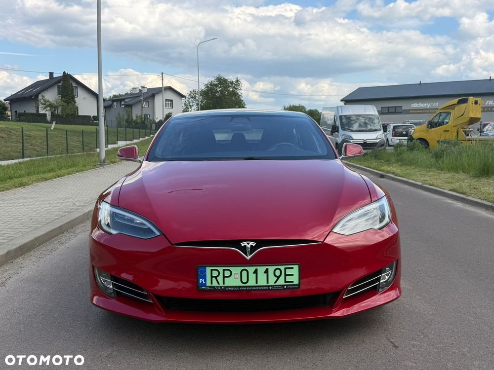 Tesla Model S - 3