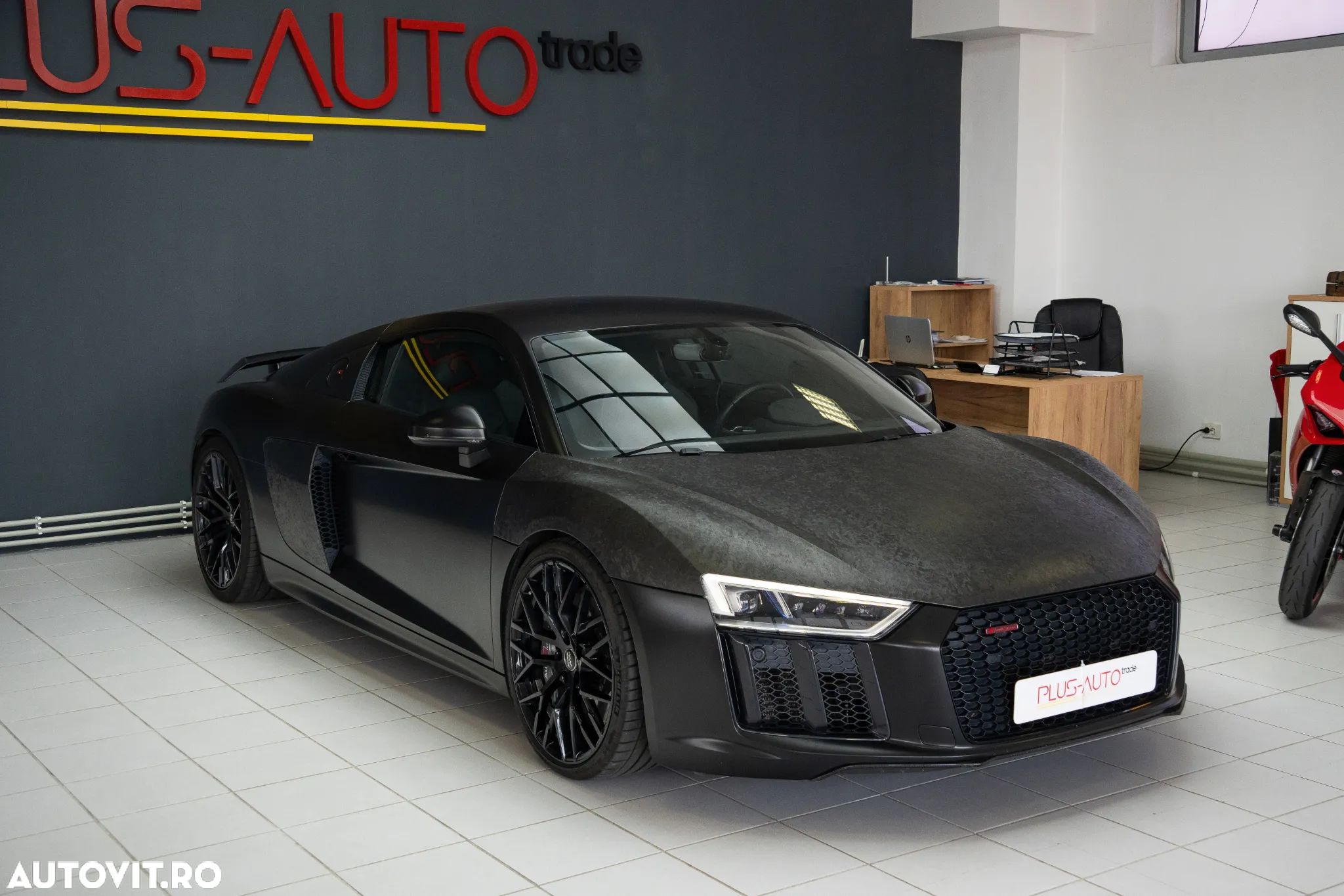 Audi R8 - 1