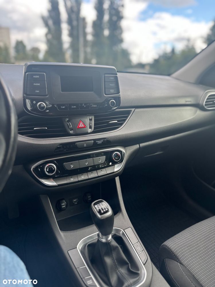 Hyundai i30 1.5 T-GDI 48V Classic + - 7
