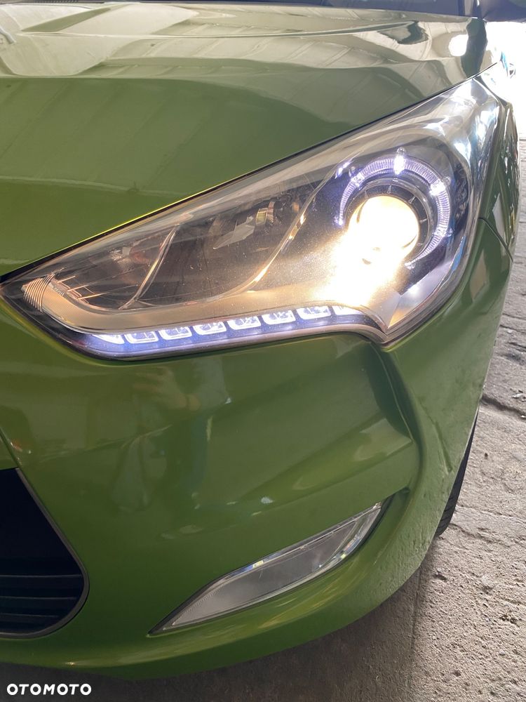 Hyundai Veloster 1.6 GDI Style - 24