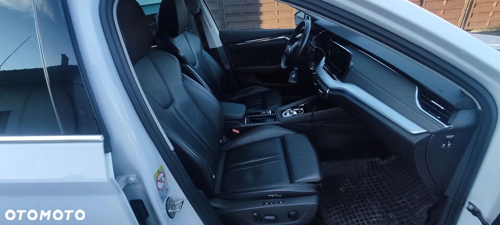 Skoda Octavia 2.0 TDI DSG Style - 4