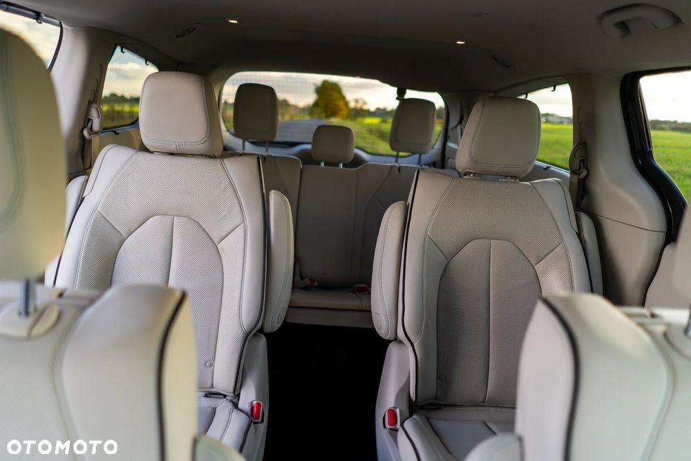 Chrysler Pacifica - 14