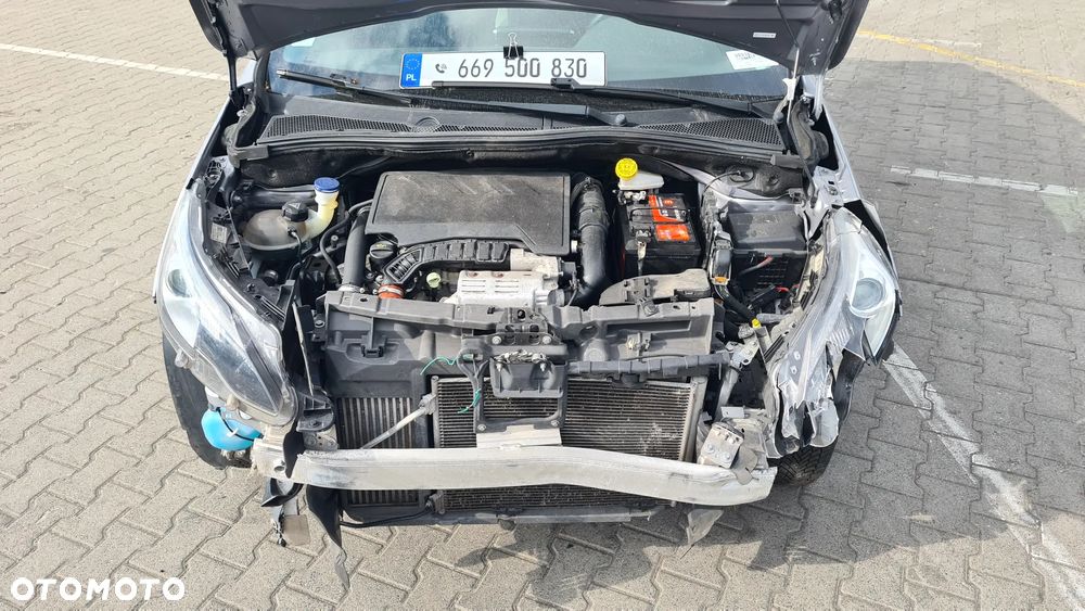 Peugeot 2008 1.2 Pure Tech GPF Style S&S - 7