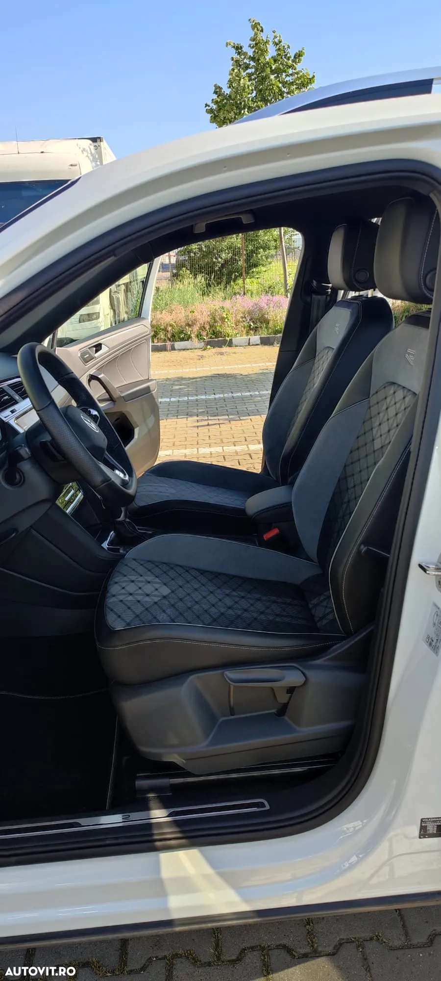 Volkswagen Tiguan Allspace 2.0 TSI 4Mot DSG R-Line - 25