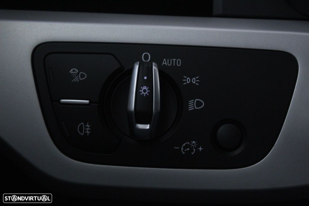 Audi A4 Avant 35 TDI Fleet Edition S tronic - 27