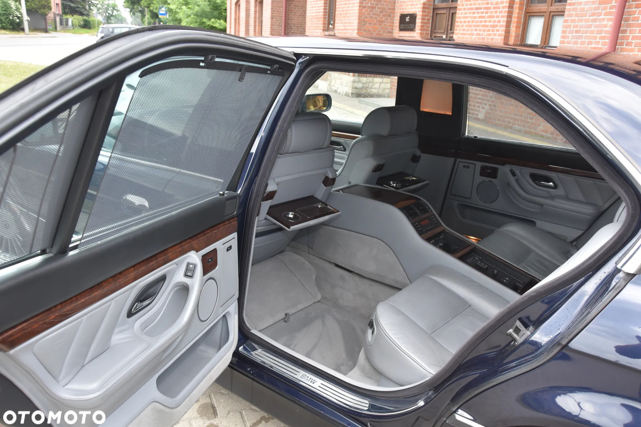 BMW Seria 7 750iL - 32