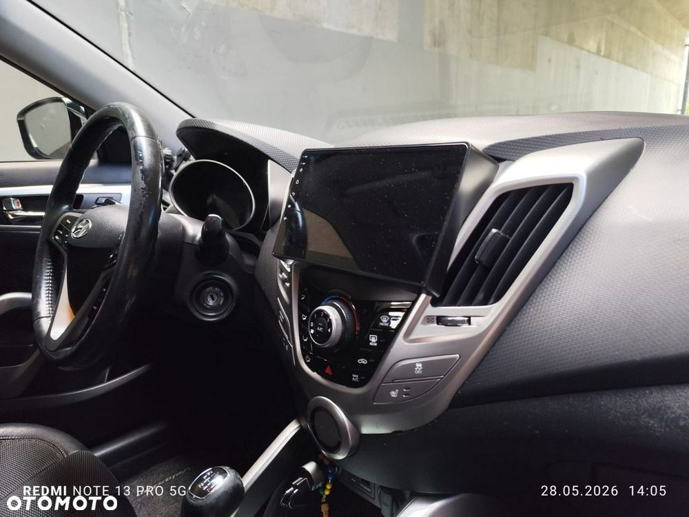 Hyundai Veloster - 17