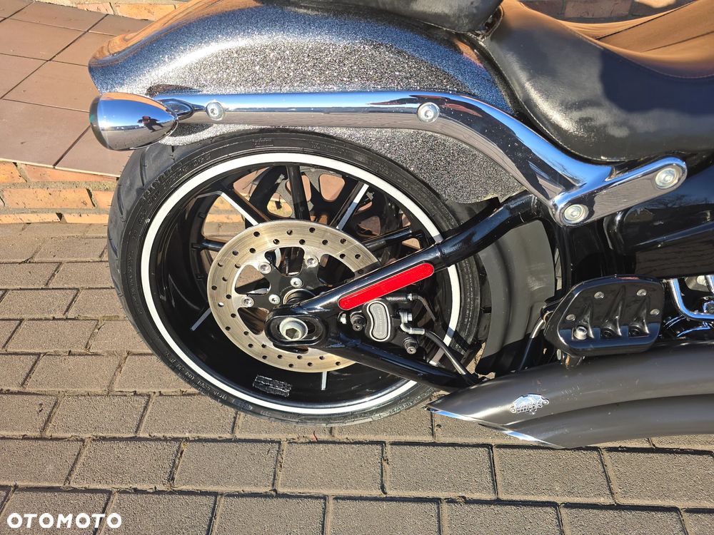 Harley-Davidson FXSB Breakout - 7
