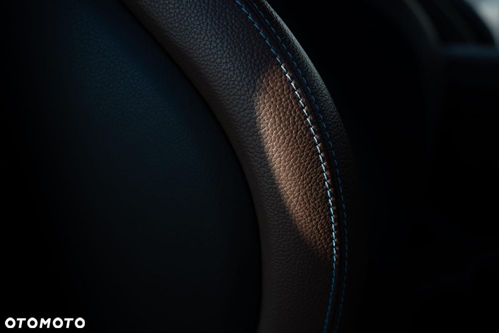 Mercedes-Benz Klasa C 200 7G-TRONIC Edition 1 - 26