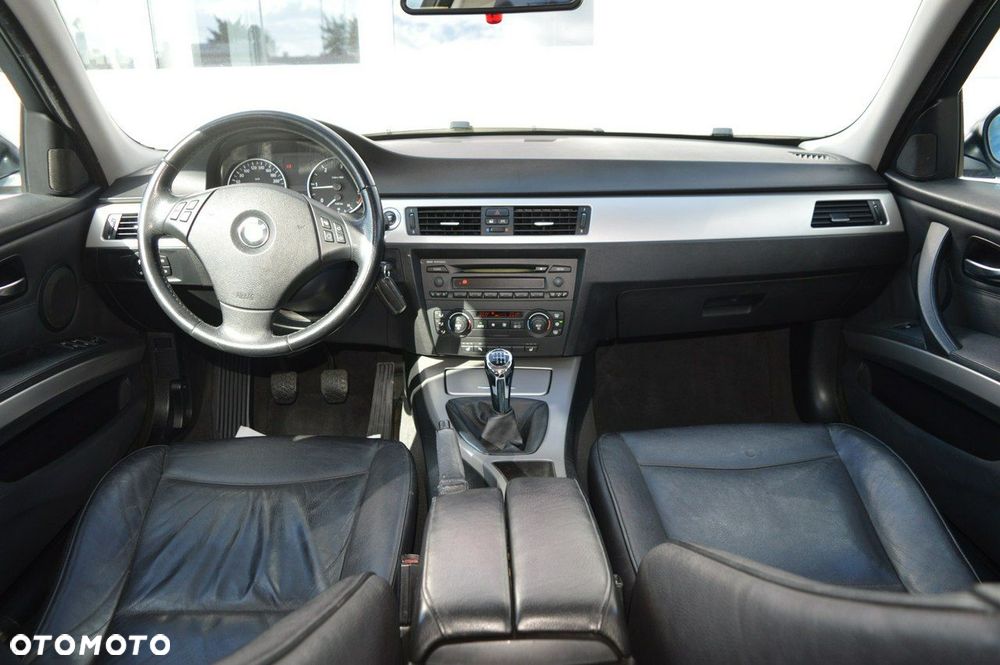BMW Seria 3 320d - 19