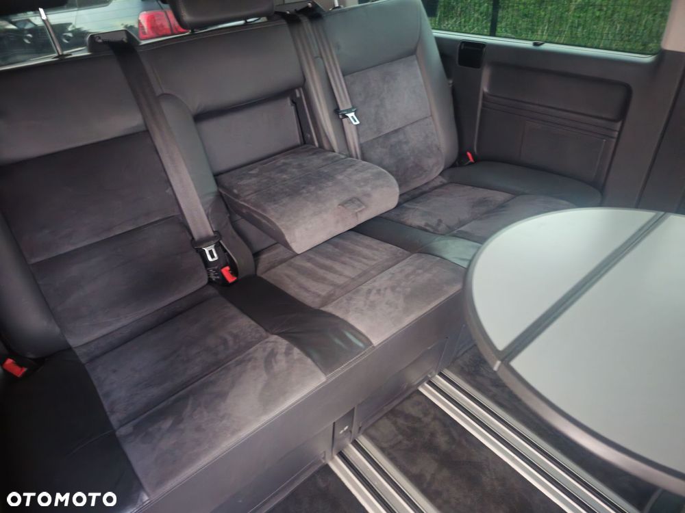 Volkswagen Multivan - 15