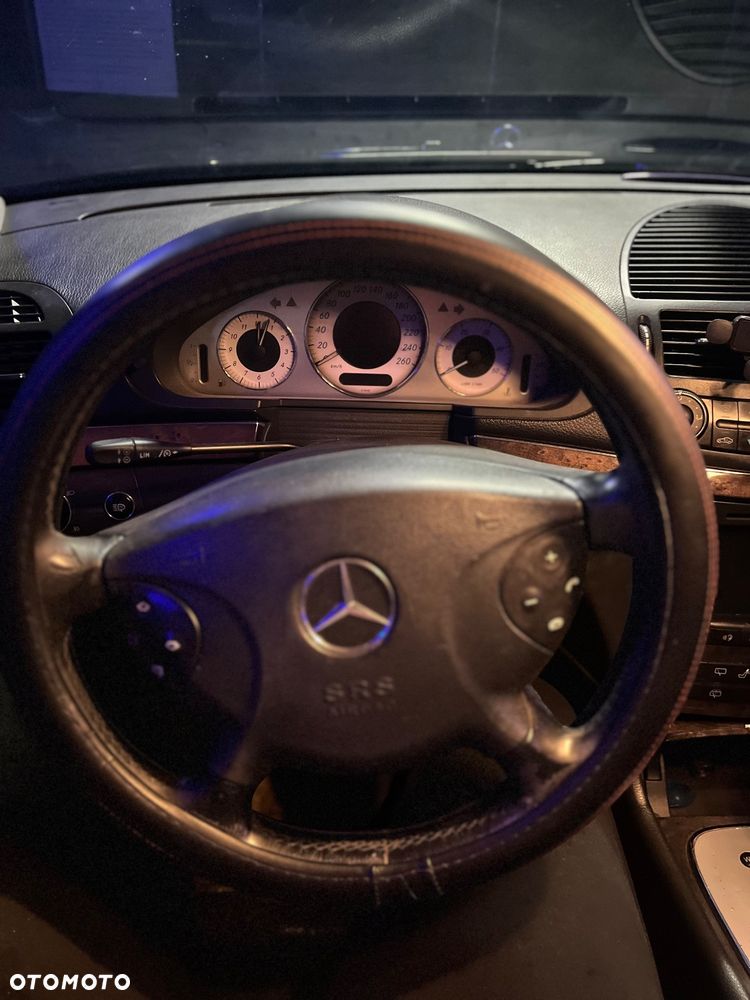 Mercedes-Benz Klasa E 320 CDI T Avantgarde - 11