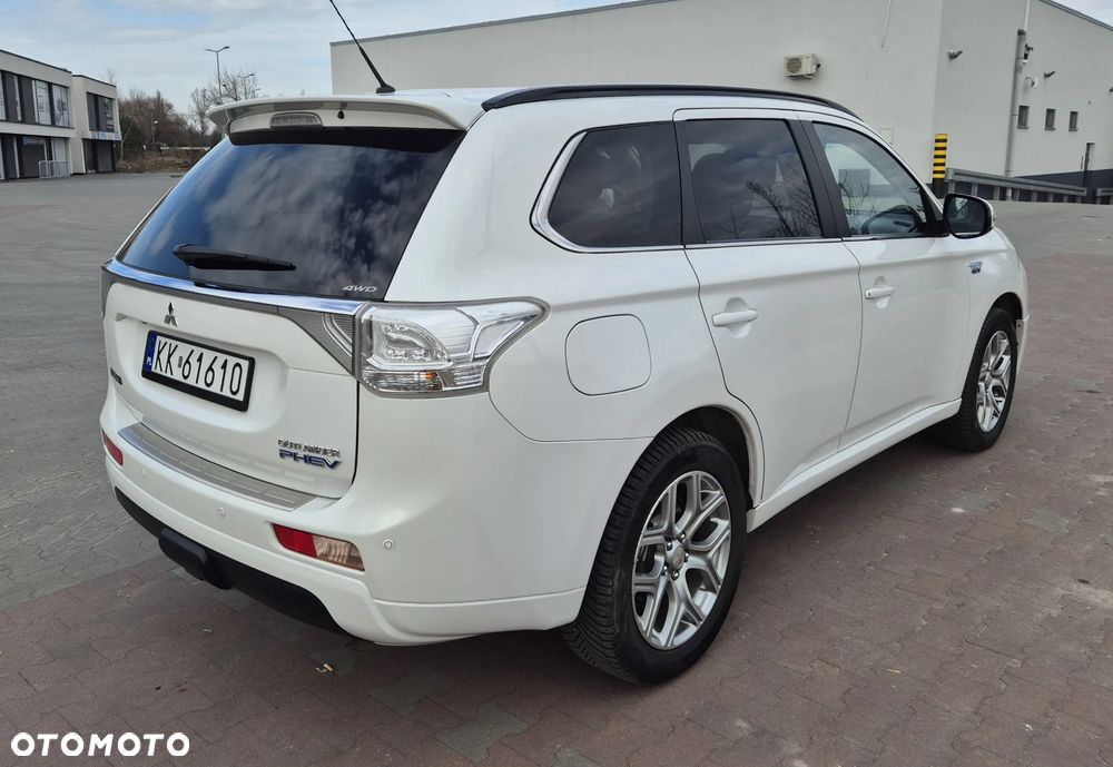 Mitsubishi Outlander PHEV Instyle NAVI + - 1