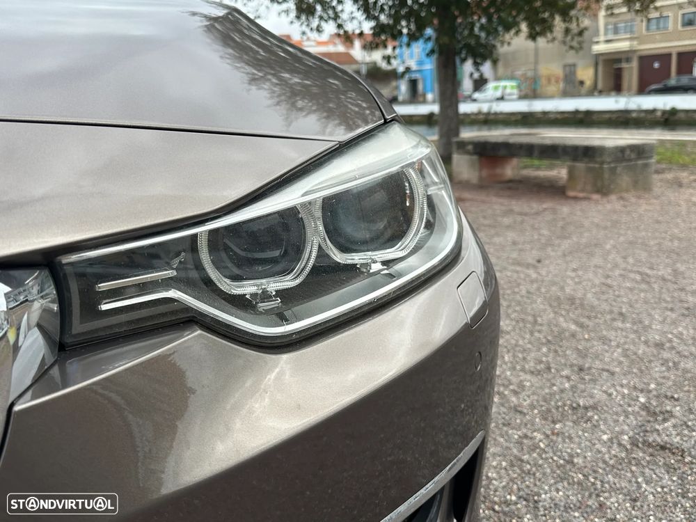 BMW 320 d Touring Auto Line Luxury - 35