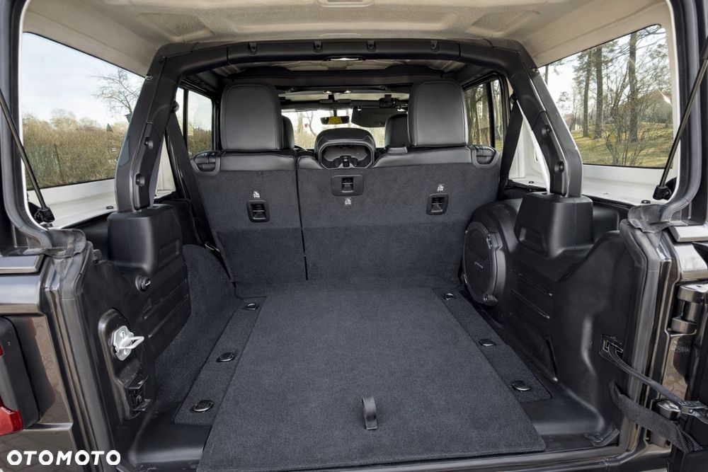 Jeep Wrangler 3.6 Unlim Sahara - 10