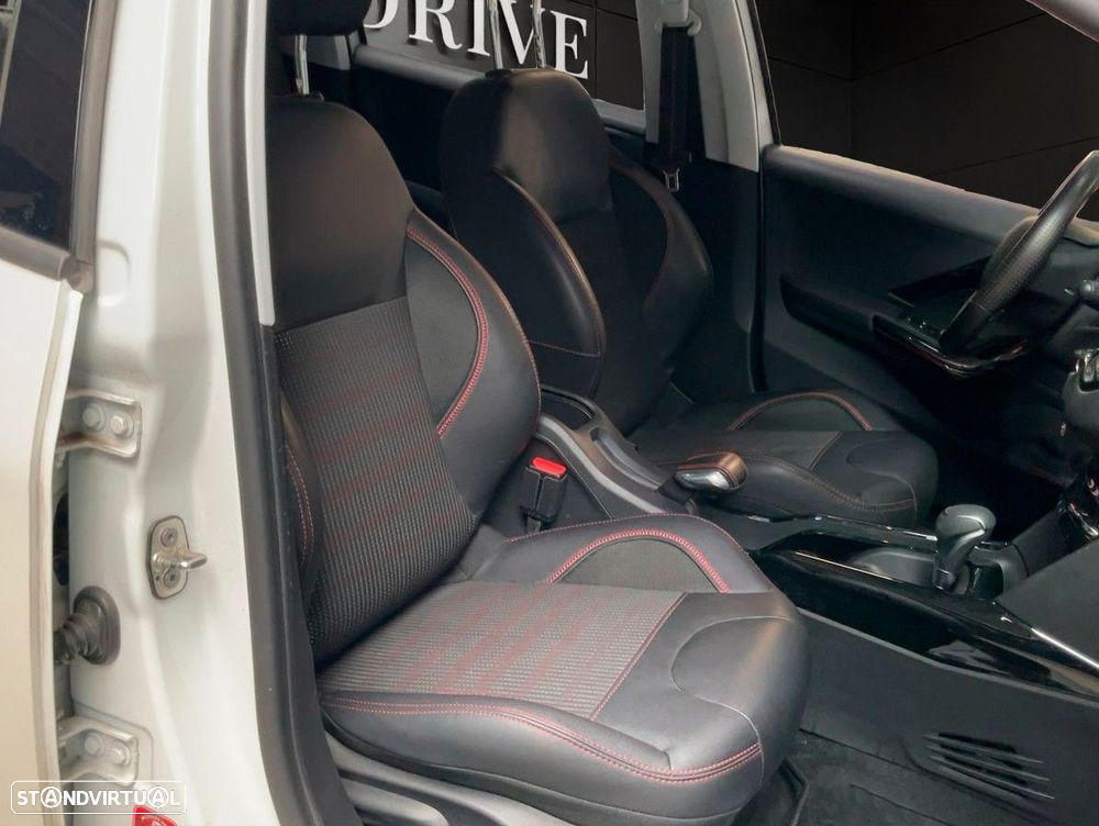 Peugeot 2008 1.2 PureTech GT Line EAT6 - 11
