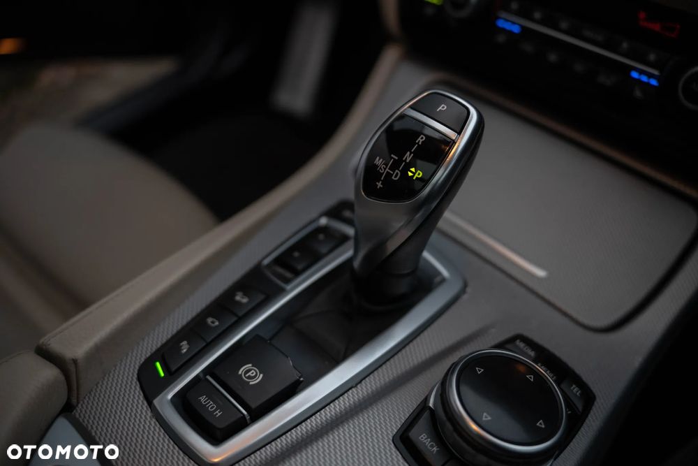 BMW Seria 5 530d xDrive Sport-Aut Luxury Line - 27