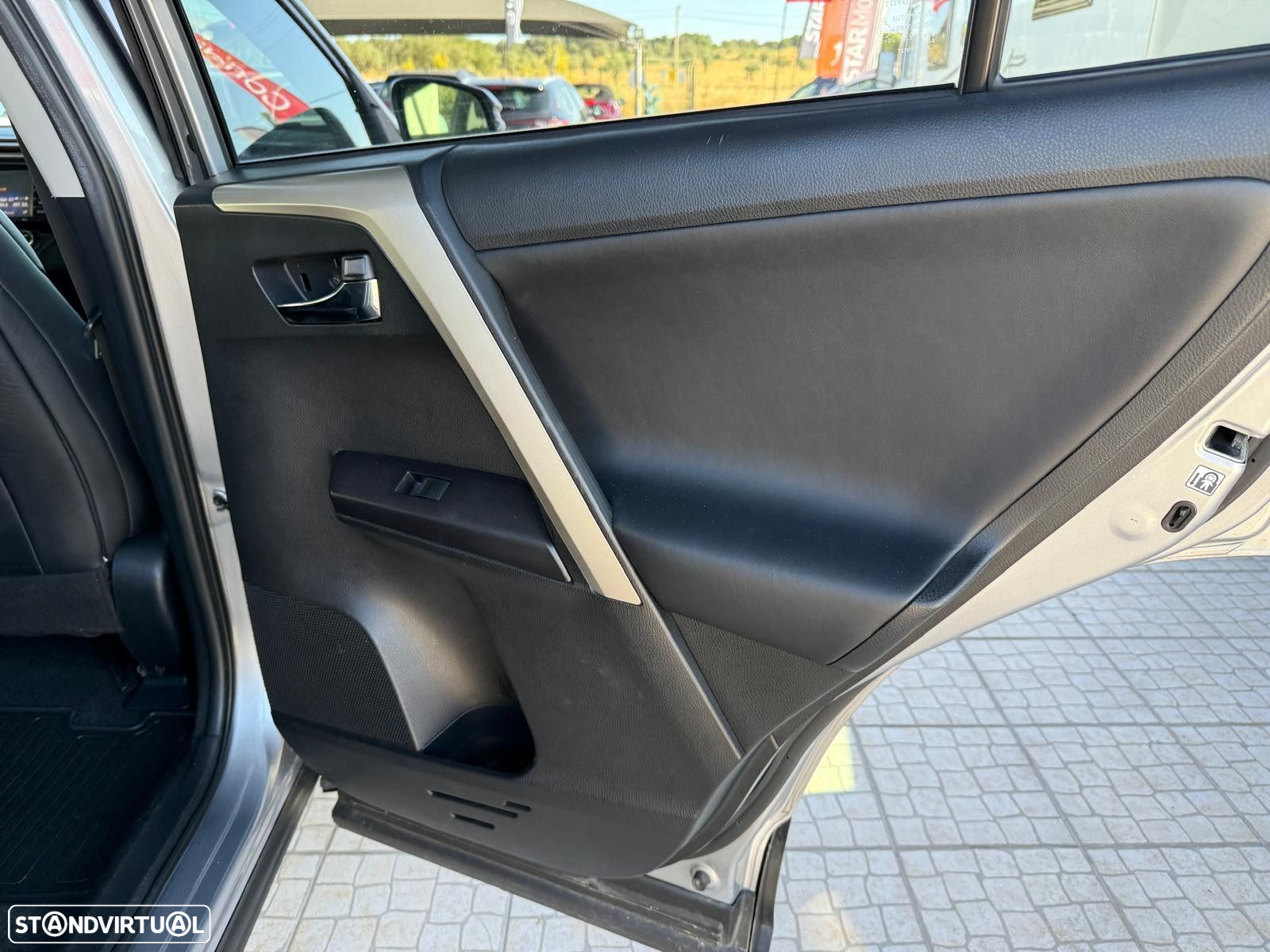Toyota RAV4 2.0 D-4D Comfort+P.Sport - 22