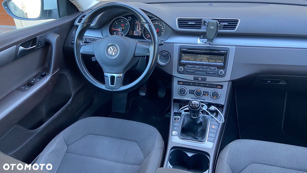 Volkswagen Passat 2.0 TDI Comfortline - 10