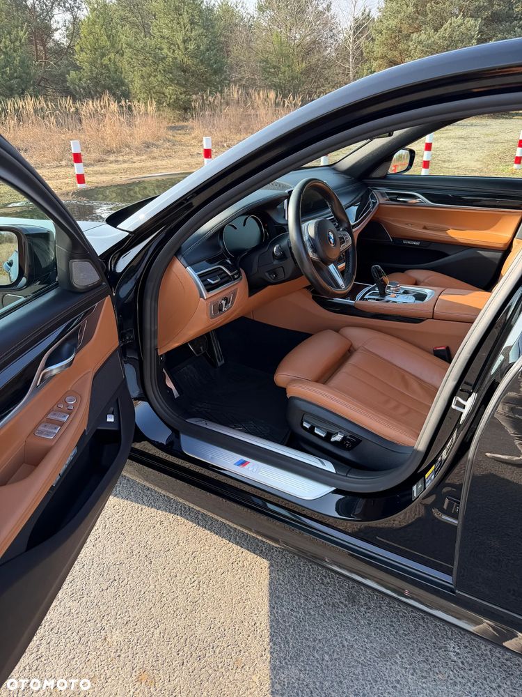 BMW Seria 7 740e iPerformance - 14