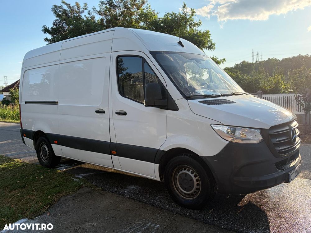 Mercedes-Benz Sprinter - 2