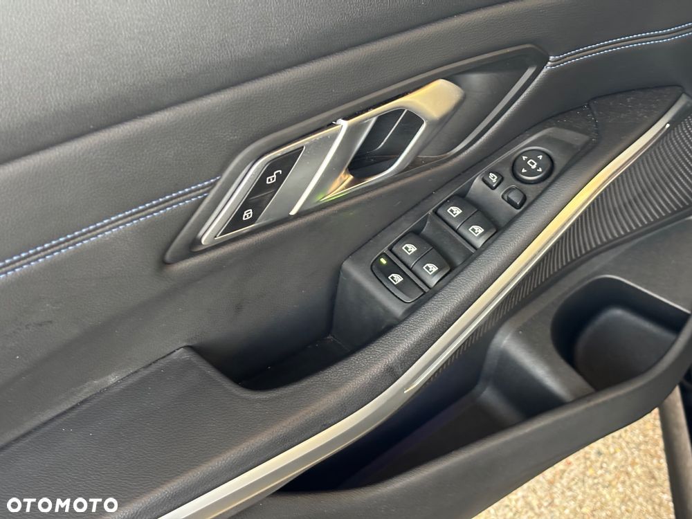 BMW Seria 3 320d xDrive mHEV M Sport - 7