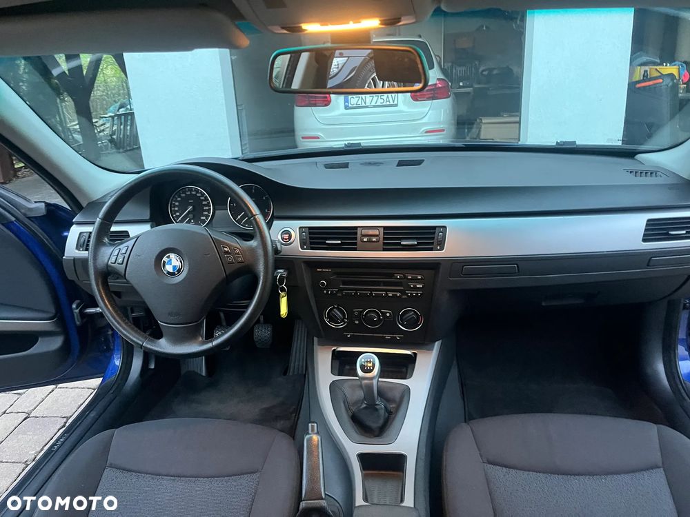 BMW Seria 3 - 38