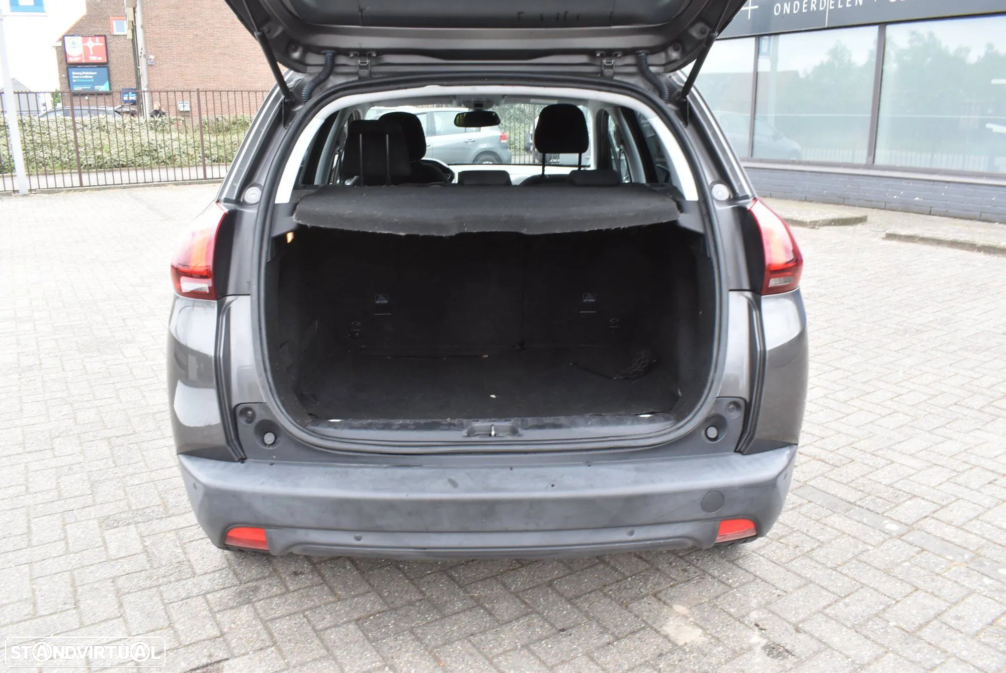 Peugeot 2008 1.2 PureTech Style - 11