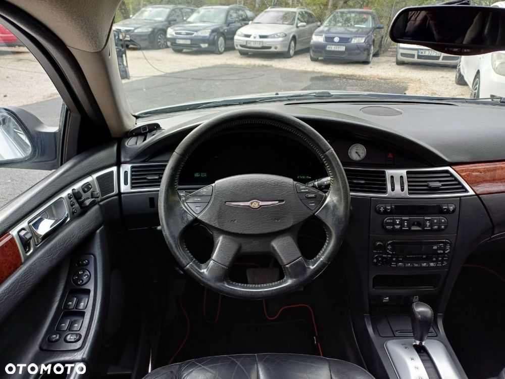 Chrysler Pacifica - 10