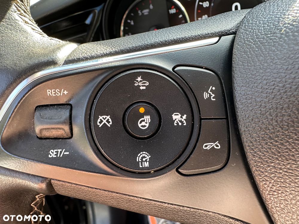 Opel Insignia - 32