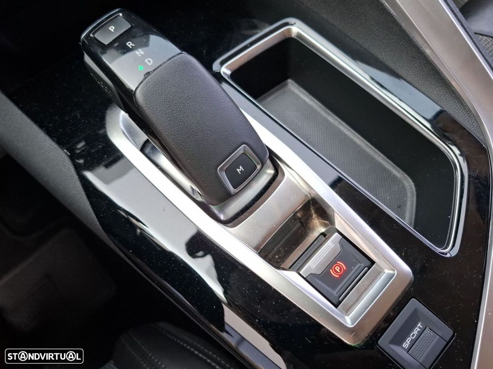 Peugeot 3008 1.2 PureTech Allure EAT8 - 19
