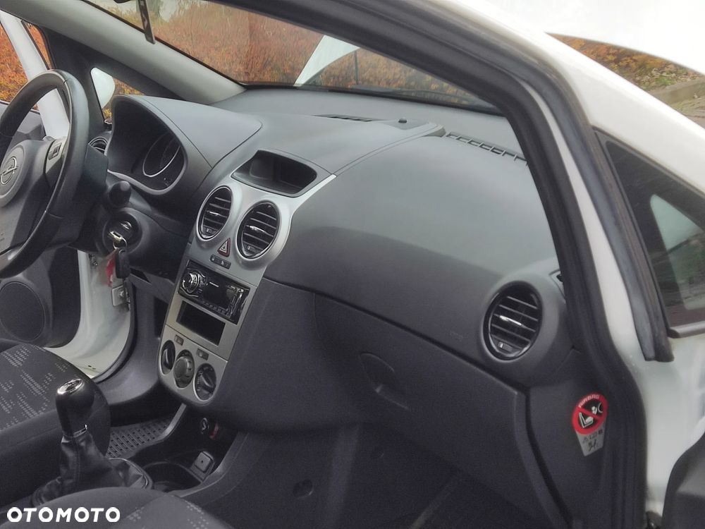 Opel Corsa 1.2 16V Cosmo - 30